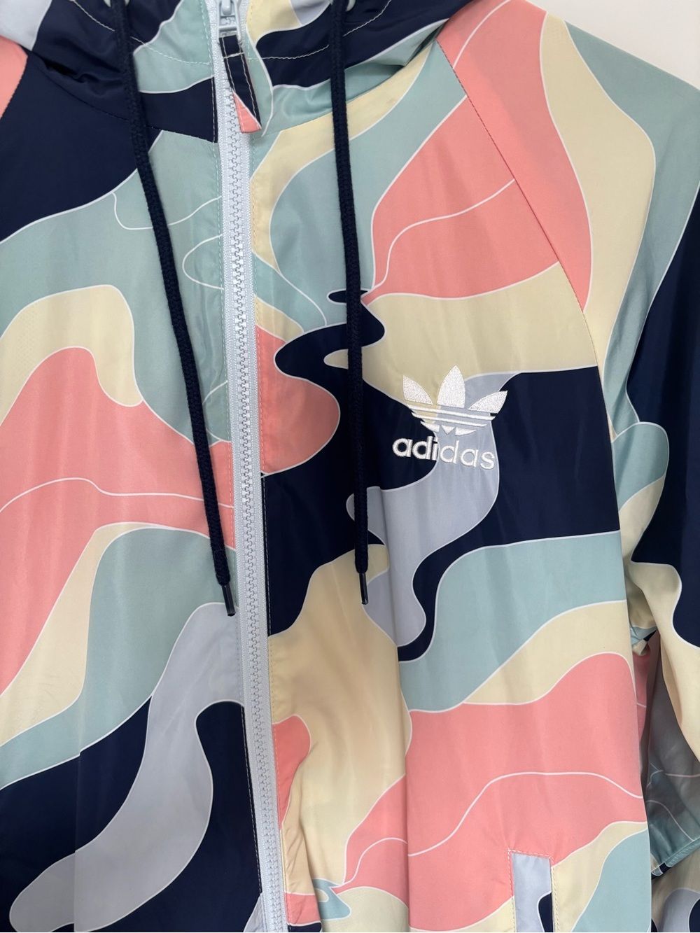 Adidas Packable Windbreaker Converts to Beltbag Colorful Camo Pattern Size S - Picture 4 of 13